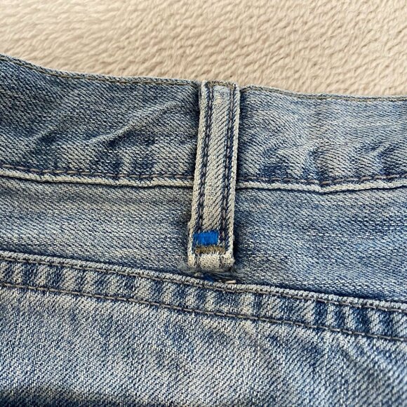 Levis Mens Jeans 38x29 Measured  Straight Leg Medium Wash - Picture 9 of 11